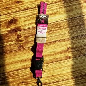 Duck Commander Pink Lanyard Key Holder Keychain Revival Sports Hunting Womens